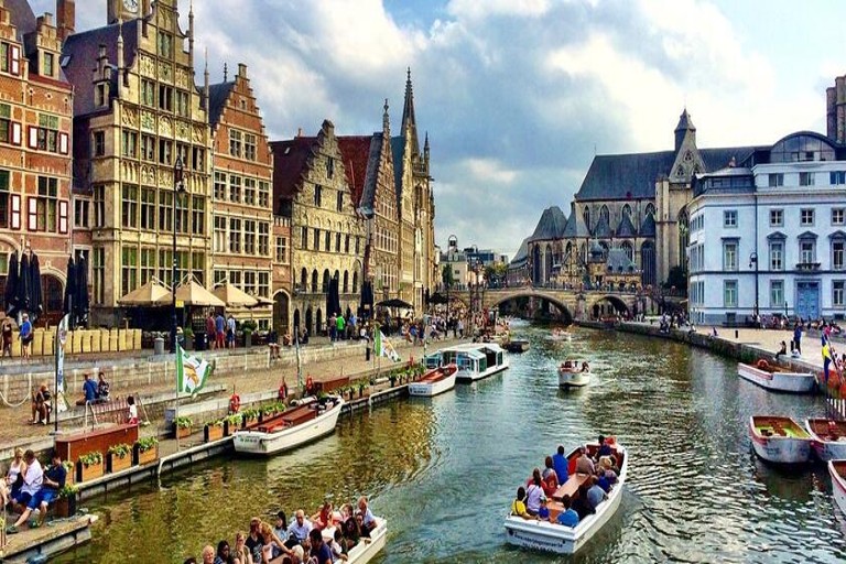 Met de Fiets Door Gent: Een Dag Vol Verhalen